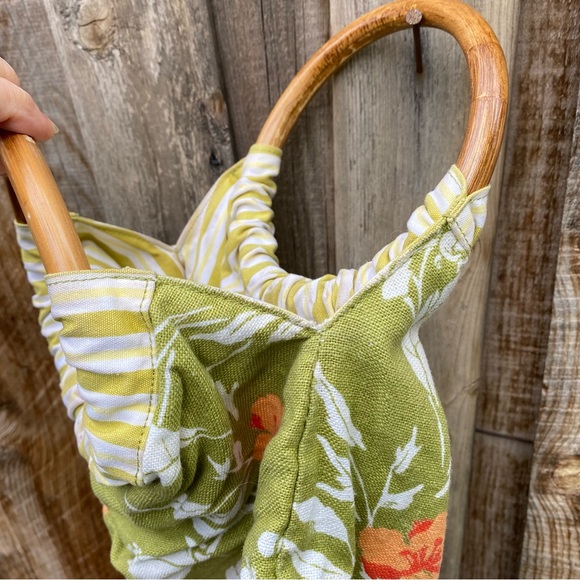 Green and orange floral canvas purse with circular bamboo handle, reversible! - Picture 8 of 14